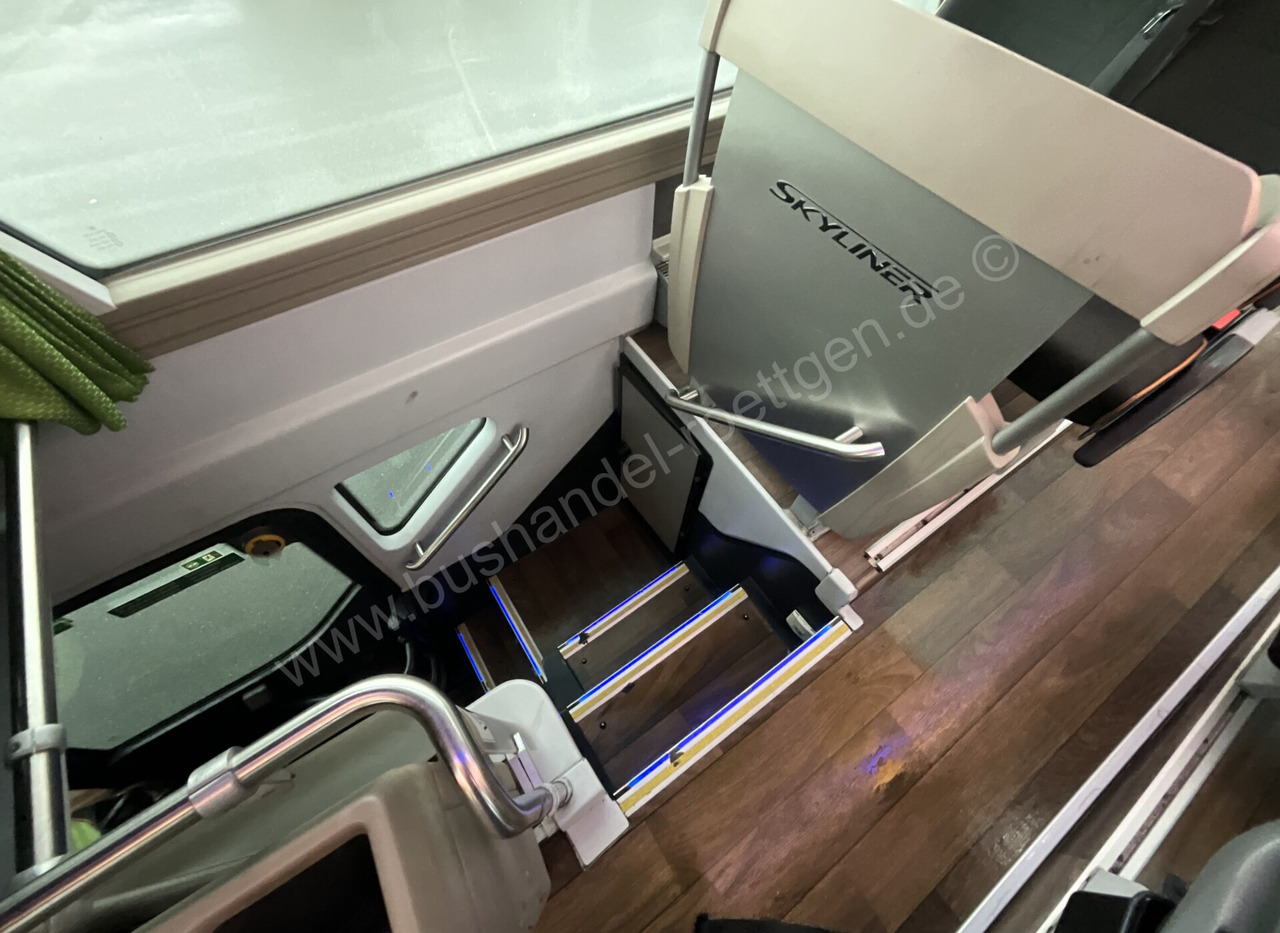 Ônibus panorâmico Neoplan Skyliner L: foto 17