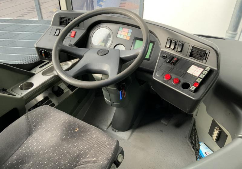 Fotografia de interior 2: Ônibus suburbano Setra S 415 NF
