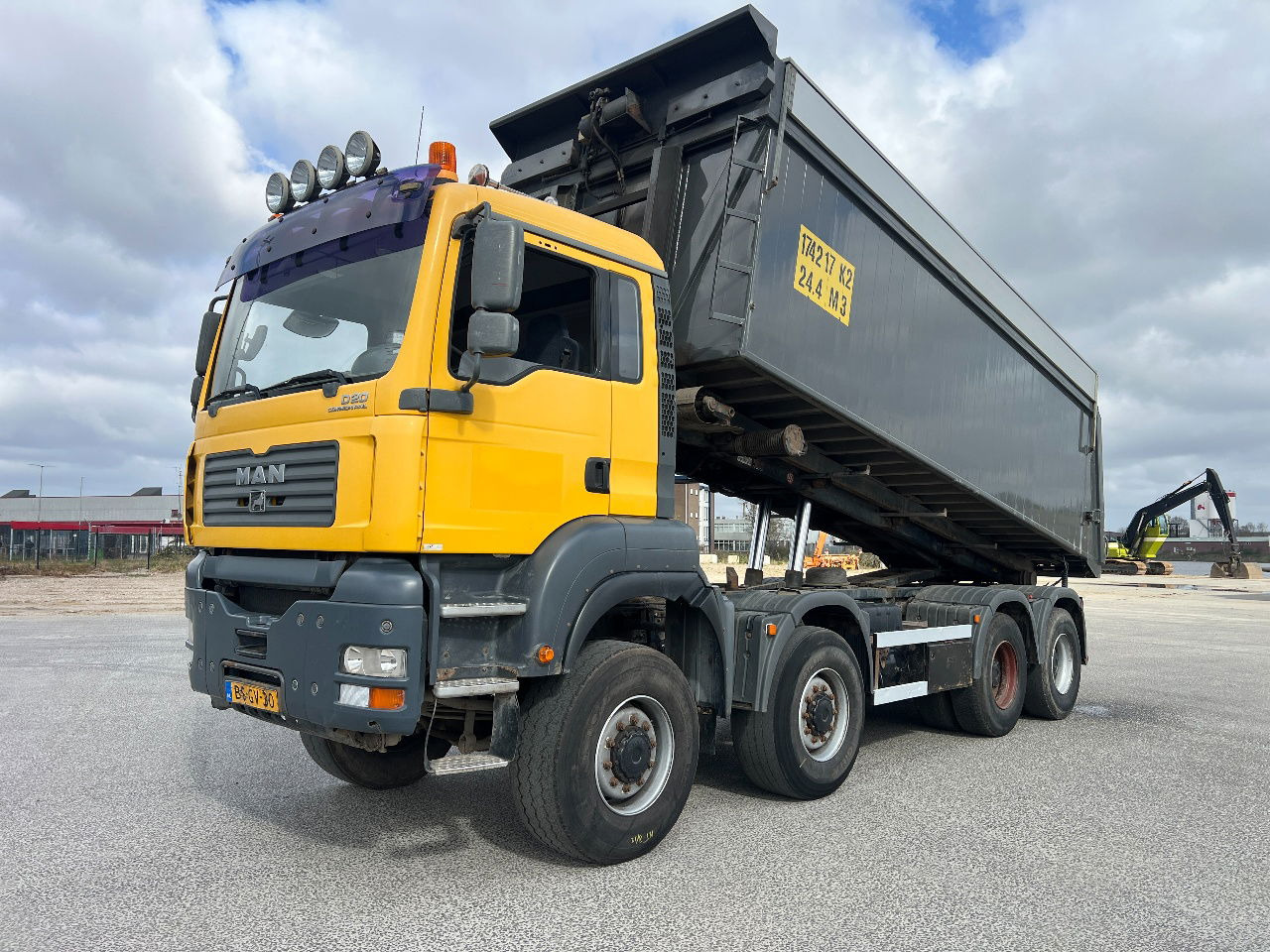 MAN TGA 41.430 TGA 39.430 8x8, full steel, Manual - Caminhão basculante: foto 1 MAN TGA 41.430 TGA 39.430 8x8, full steel, Manual - Caminhão basculante: foto 1