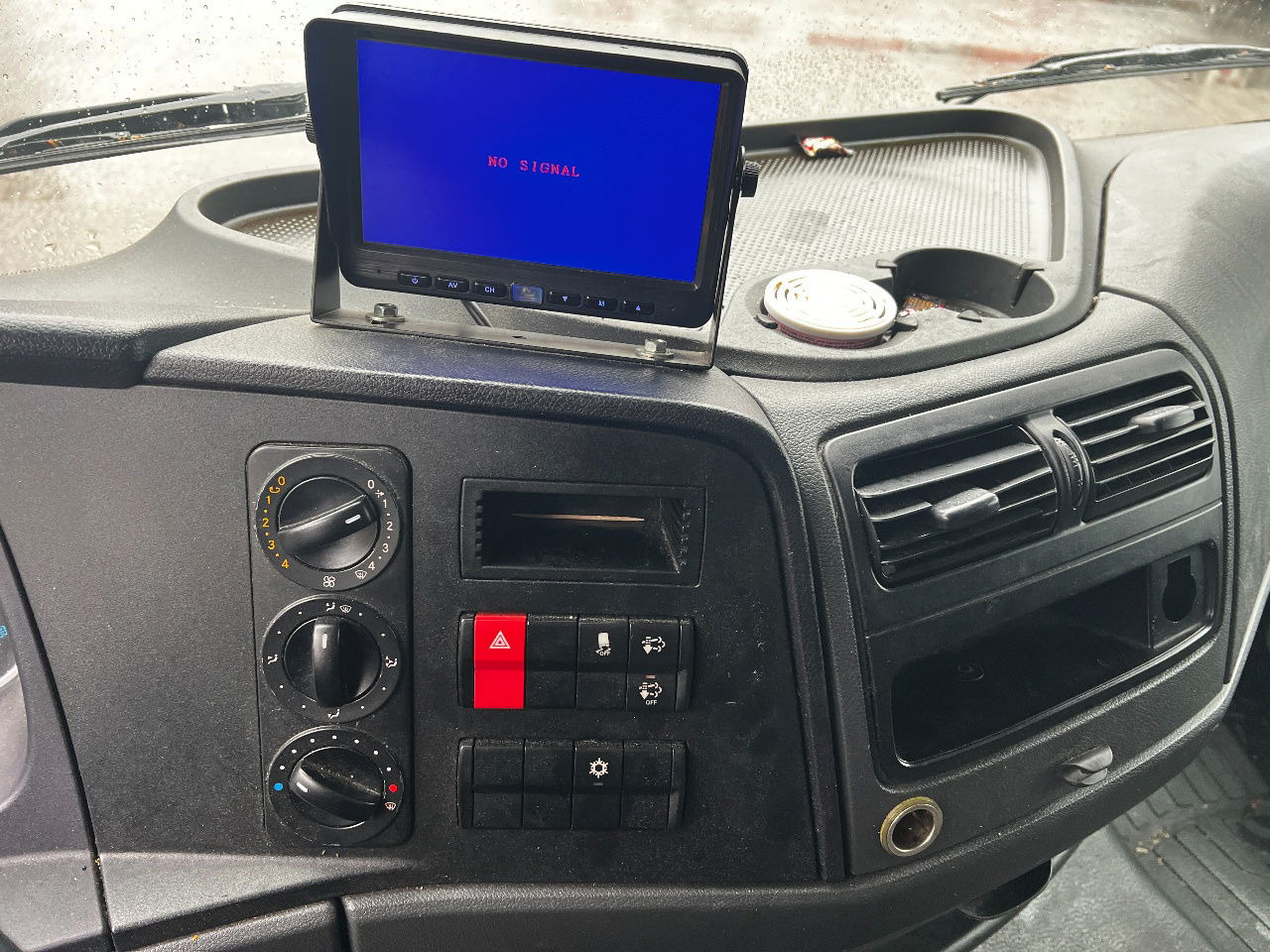 Caminhão furgão Mercedes-Benz Atego 1218 Euro 6, Full steel suspension: foto 14