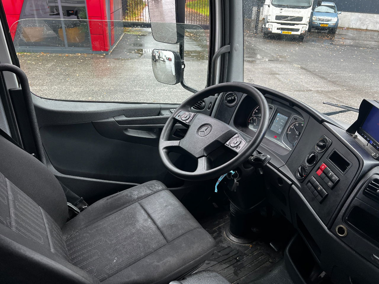 Caminhão furgão Mercedes-Benz Atego 1218 Euro 6, Full steel suspension: foto 12
