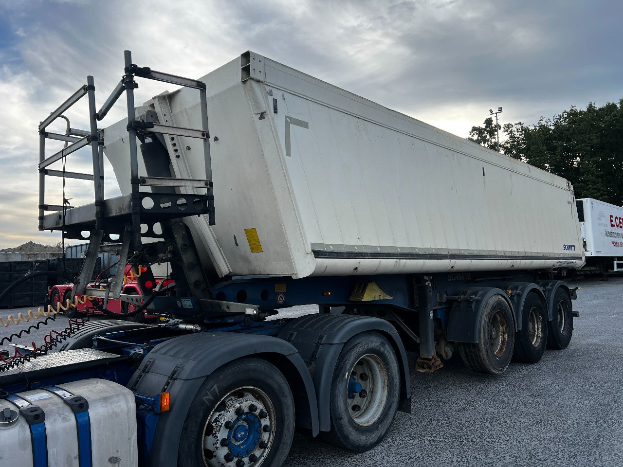 Schmitz Cargobull Gotha 27m3, SAF, ALU - Semireboque basculante: foto 2 Schmitz Cargobull Gotha 27m3, SAF, ALU - Semireboque basculante: foto 2
