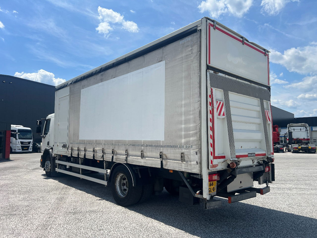 Volvo FE 250 Euro 6, 19T - Caminhão com lona: foto 4 Volvo FE 250 Euro 6, 19T - Caminhão com lona: foto 4