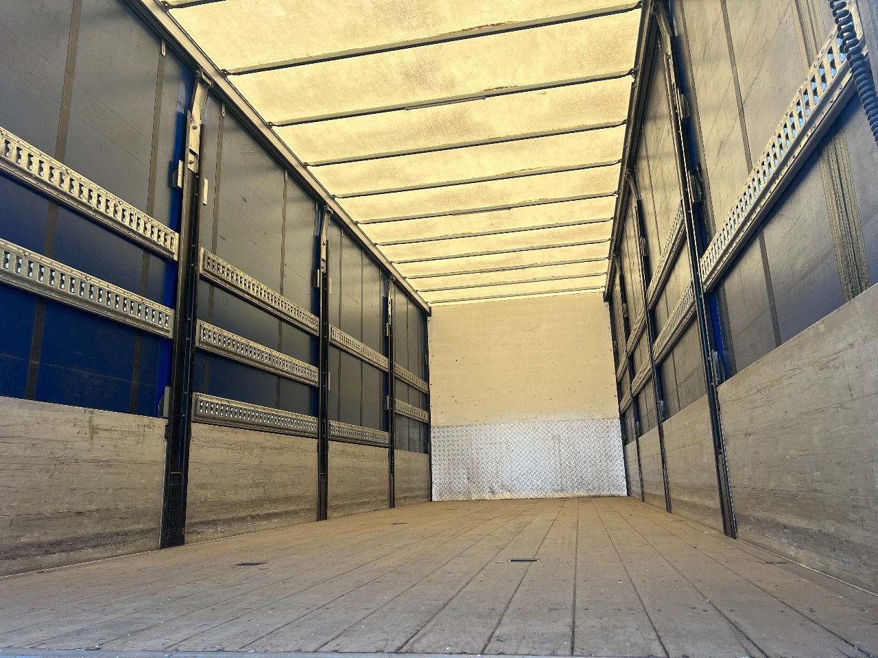 Volvo FM 9.300 Bordwanden, Euro 5 - Caminhão com lona: foto 5 Volvo FM 9.300 Bordwanden, Euro 5 - Caminhão com lona: foto 5