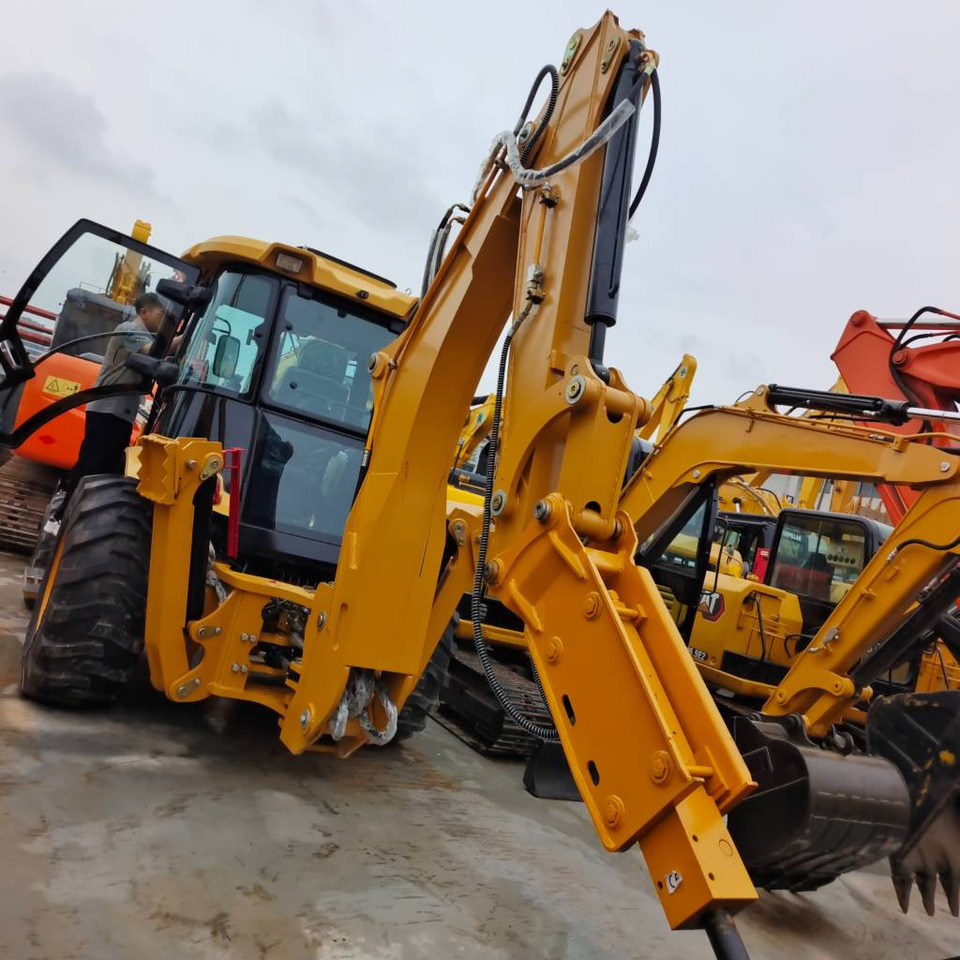 CAT 100% new caterpillar 420 F - Retroescavadeira: foto 1 CAT 100% new caterpillar 420 F - Retroescavadeira: foto 1