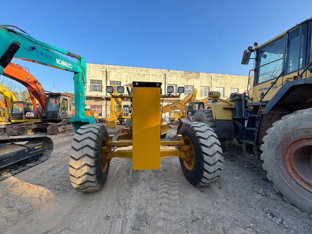 CAT 140 H - Motoniveladora: foto 5 CAT 140 H - Motoniveladora: foto 5