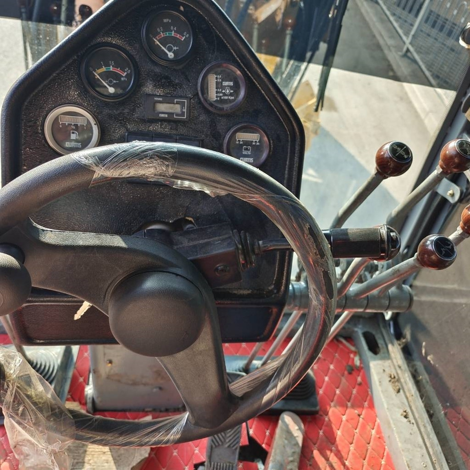 CAT 140 H - Motoniveladora: foto 5 CAT 140 H - Motoniveladora: foto 5