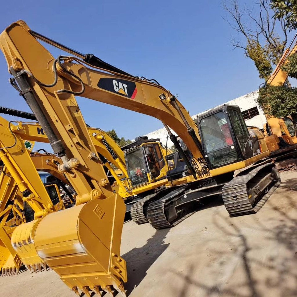 CAT 320 D L - Escavadora de rastos: foto 1 CAT 320 D L - Escavadora de rastos: foto 1