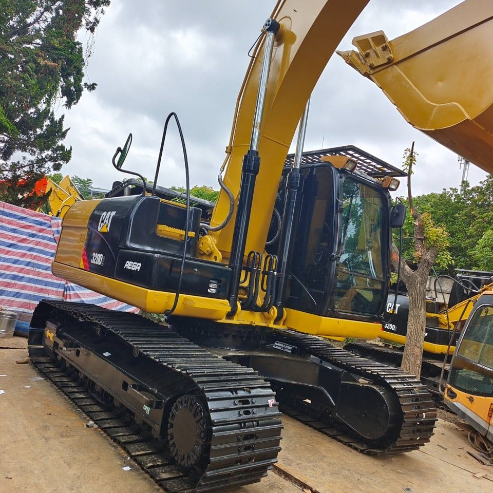 Escavadora de rastos CAT 320 D2: foto 15