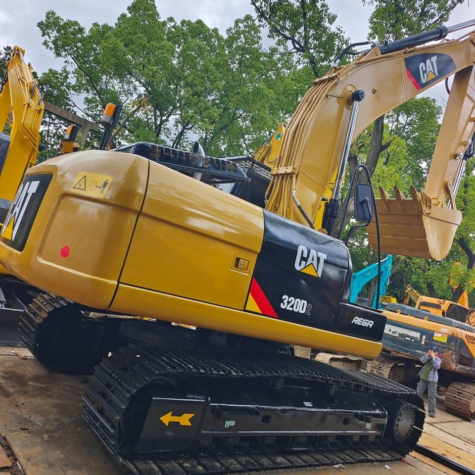 Escavadora de rastos CAT 320 D2: foto 8