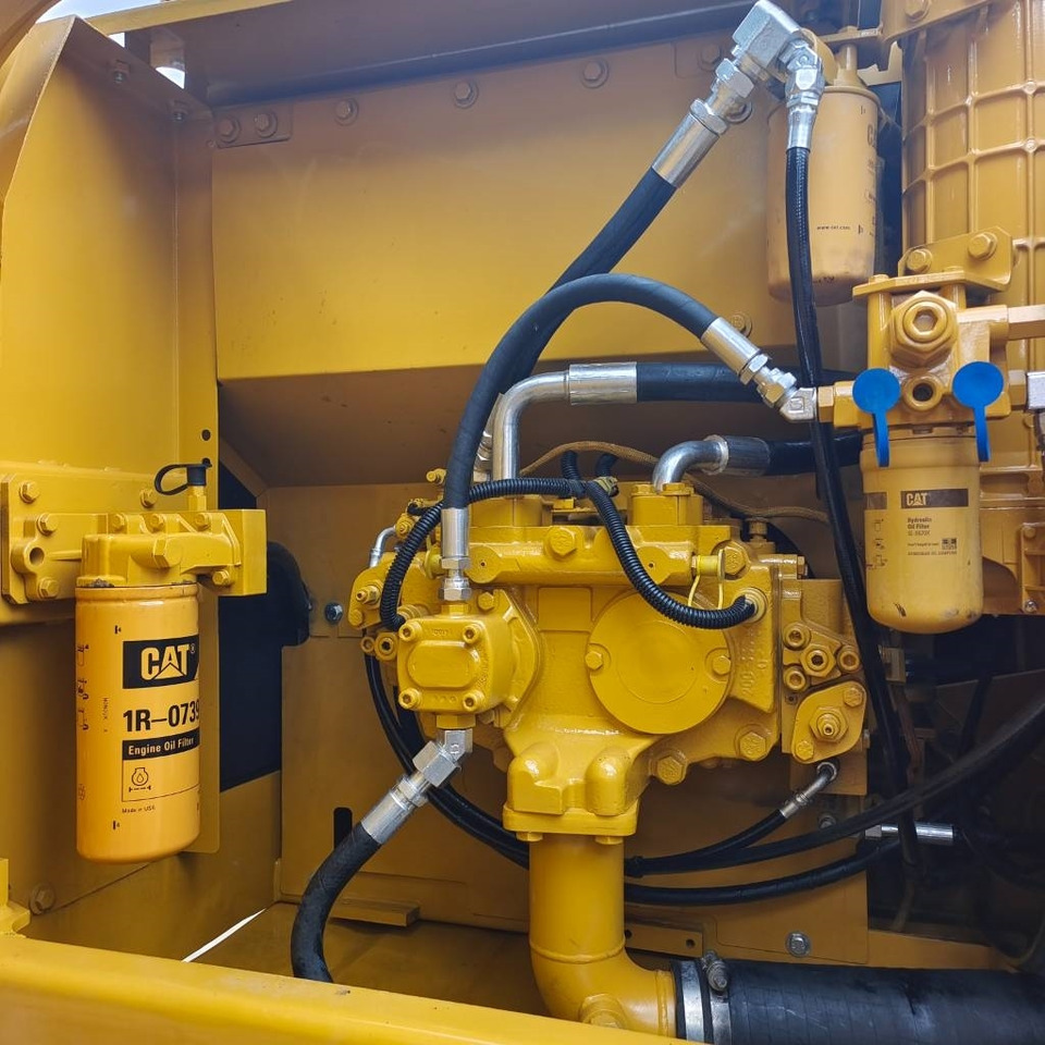 Escavadora de rastos CAT 320 D2: foto 11