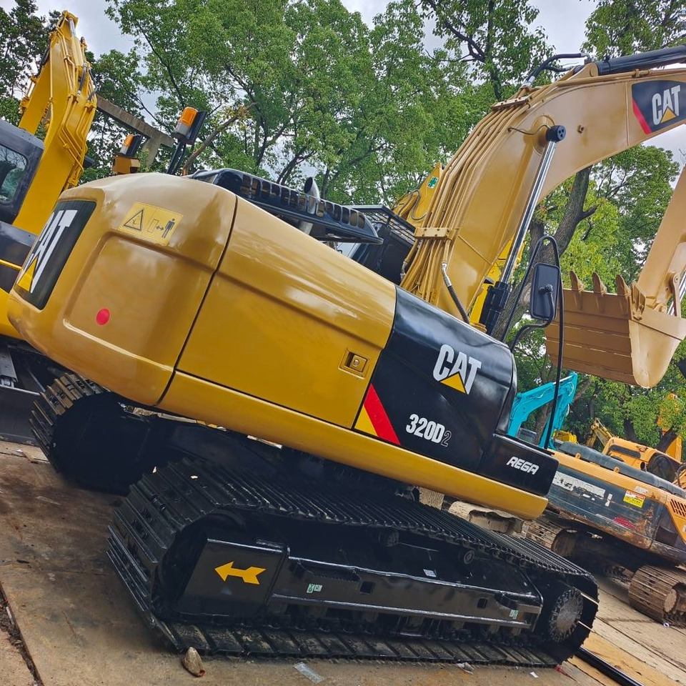 Escavadora de rastos CAT 320 D2: foto 7