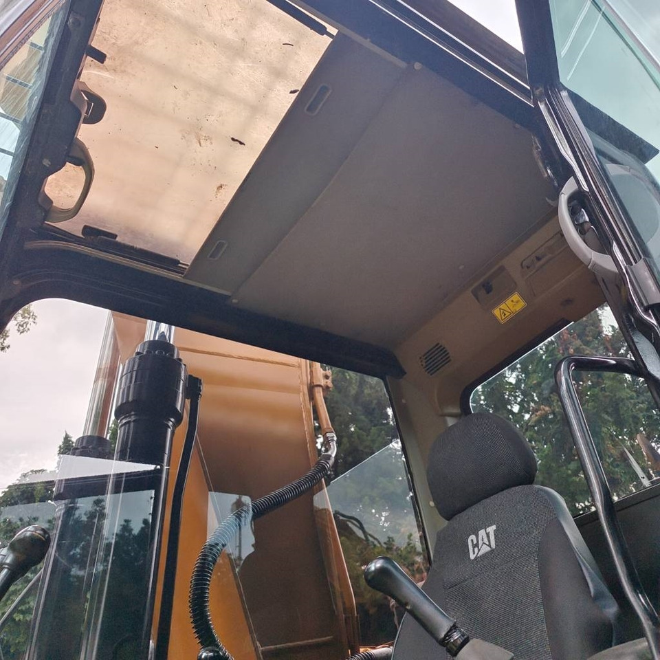 Escavadora de rastos CAT 320 D2: foto 23