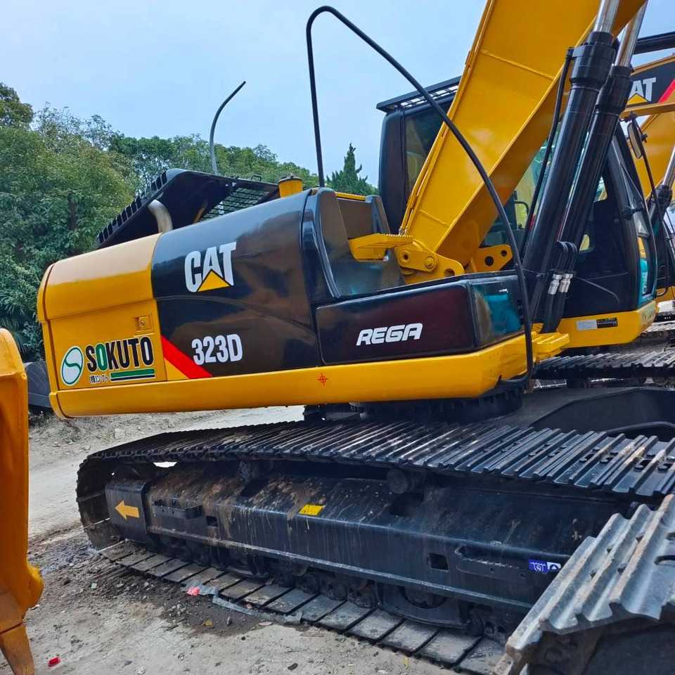 Escavadora de rastos CAT 323 D: foto 7