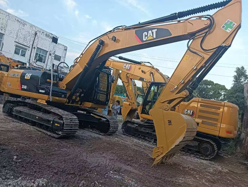 Escavadora de rastos CAT 324 D2L: foto 1