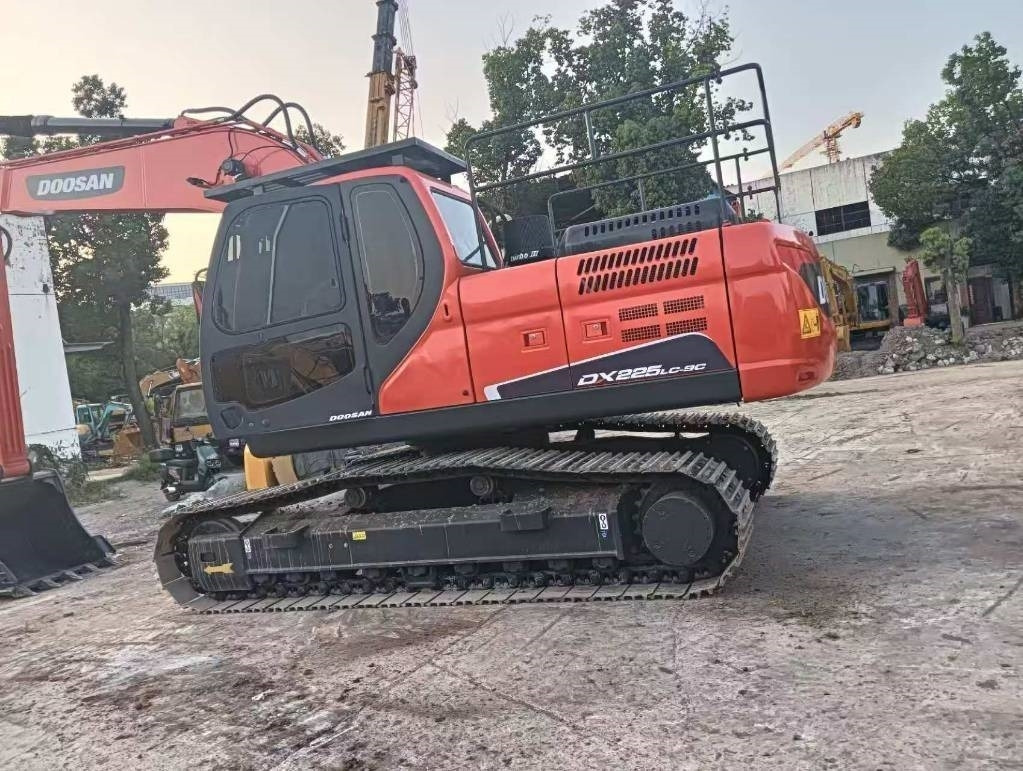 Doosan DX 225 - Carregadeira de rodas: foto 5 Doosan DX 225 - Carregadeira de rodas: foto 5