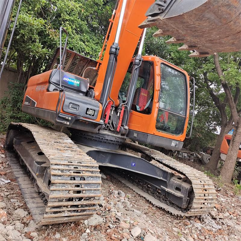 Doosan DX 225 LC - Escavadora de rastos: foto 1 Doosan DX 225 LC - Escavadora de rastos: foto 1