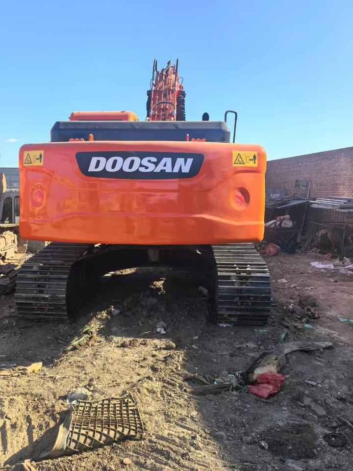 Doosan DX 225 LC - Escavadora de rastos: foto 1 Doosan DX 225 LC - Escavadora de rastos: foto 1