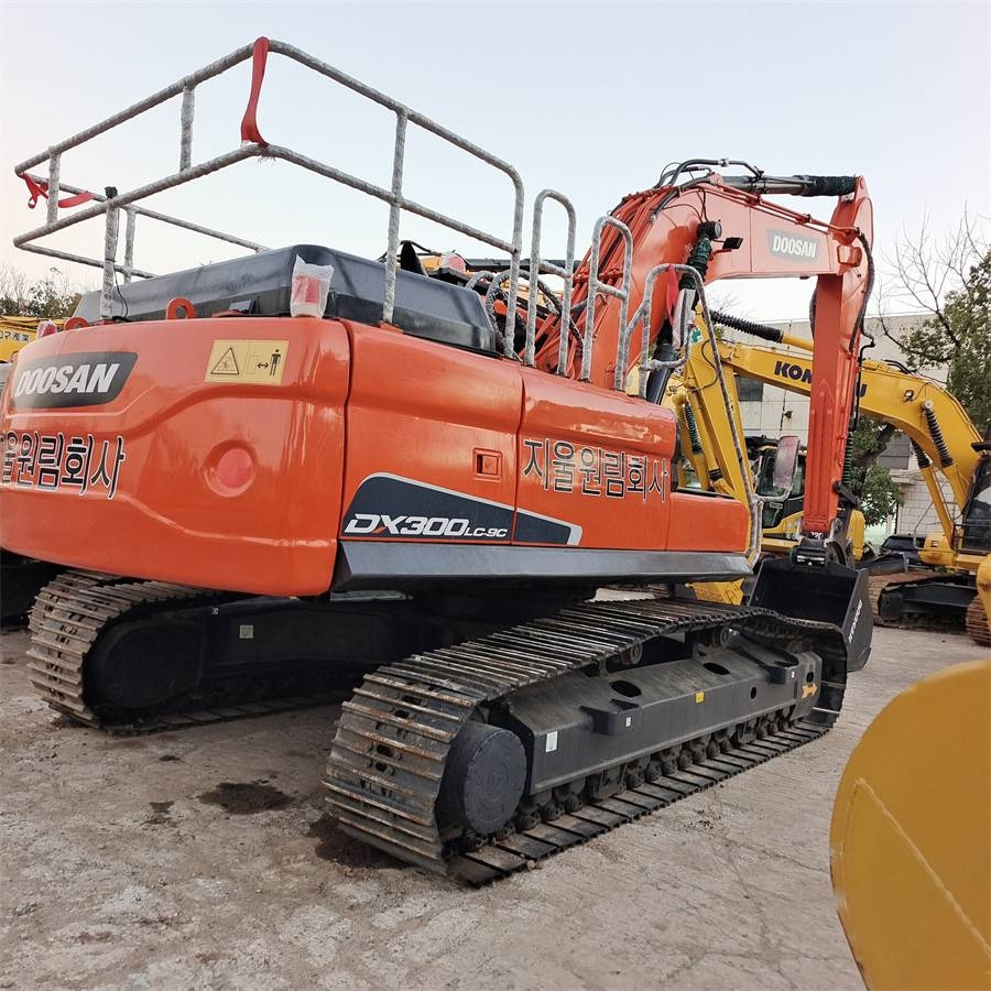 Doosan DX 300 LC - Escavadora de rastos: foto 1 Doosan DX 300 LC - Escavadora de rastos: foto 1