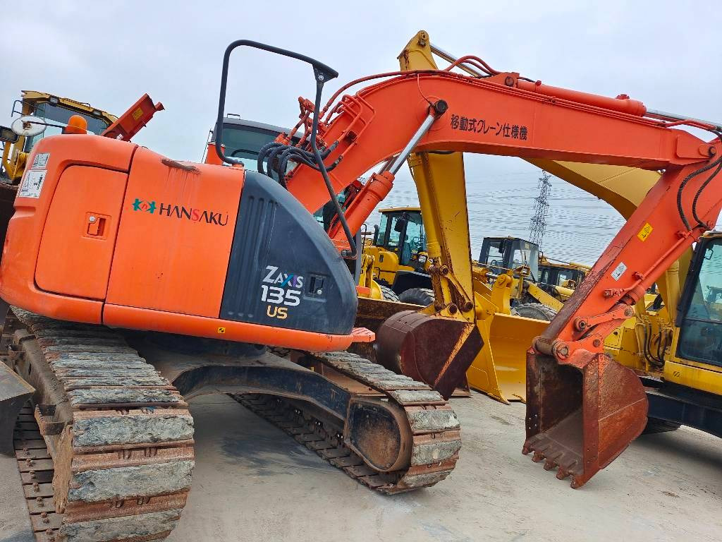 Hitachi ZX 135 US - Escavadora de rastos: foto 1 Hitachi ZX 135 US - Escavadora de rastos: foto 1