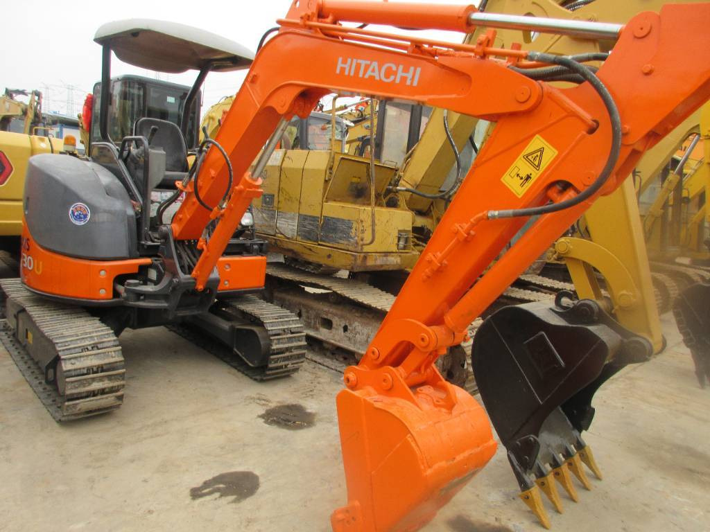 Hitachi ZX 30 U - Mini escavadeira: foto 2 Hitachi ZX 30 U - Mini escavadeira: foto 2