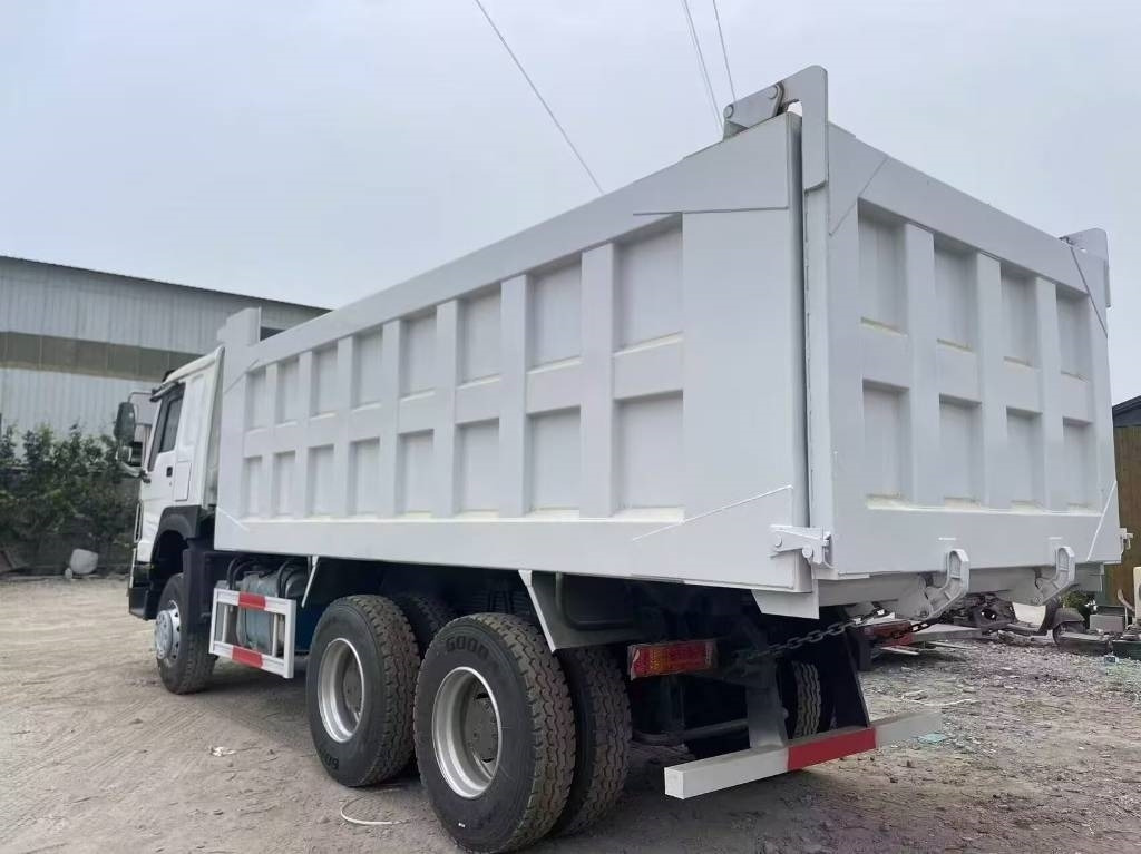 Howo 371 - Reboque basculante: foto 4 Howo 371 - Reboque basculante: foto 4