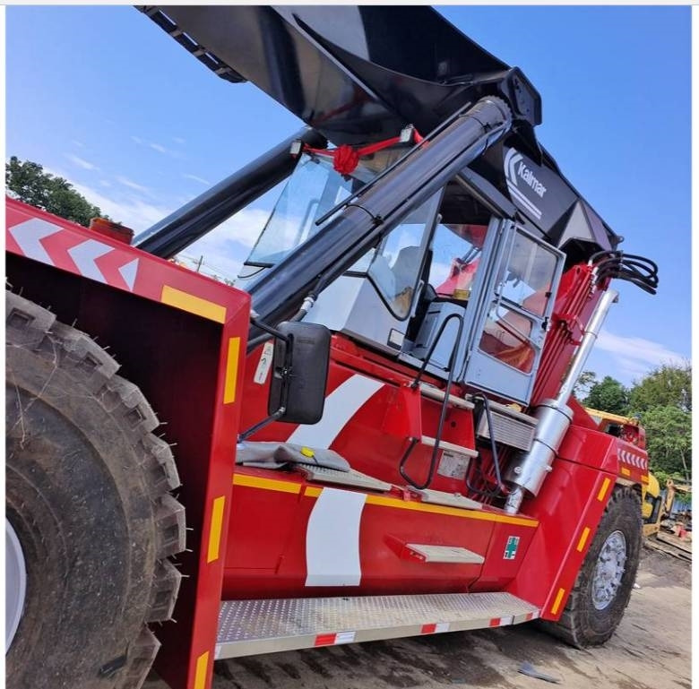 Kalmar DRF 450 - Reachstacker porta contentores: foto 5 Kalmar DRF 450 - Reachstacker porta contentores: foto 5
