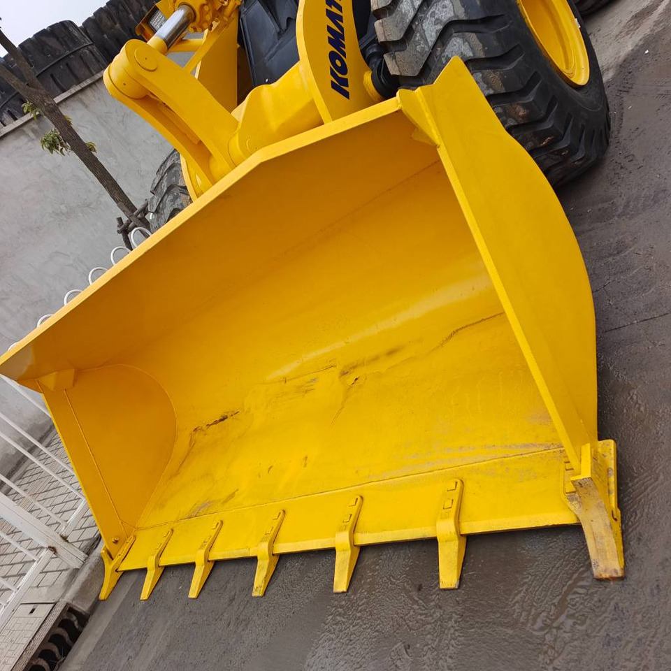 Komatsu WA 380-3 - Carregadeira de rodas: foto 4 Komatsu WA 380-3 - Carregadeira de rodas: foto 4