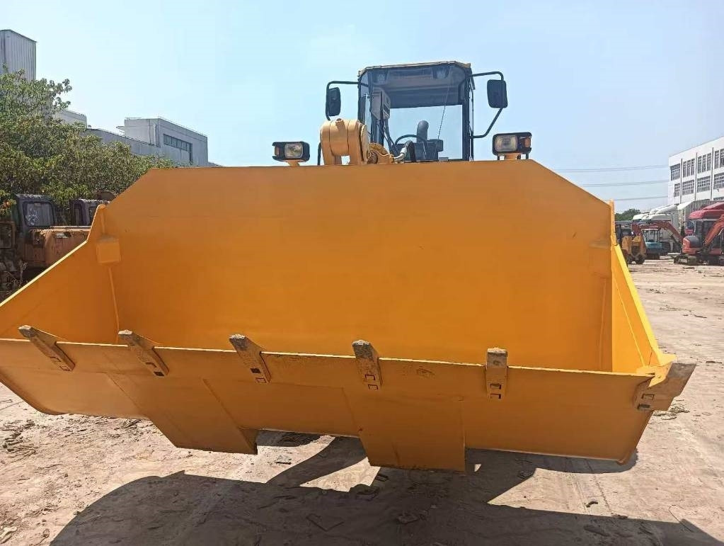Komatsu WA 470-3 - Carregadeira de rodas: foto 5 Komatsu WA 470-3 - Carregadeira de rodas: foto 5