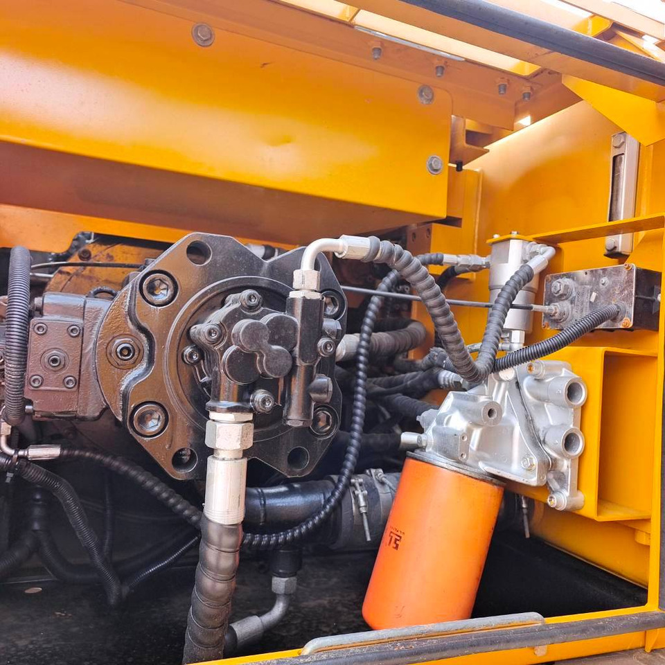 Escavadora de rastos Sany SY 215 C: foto 7