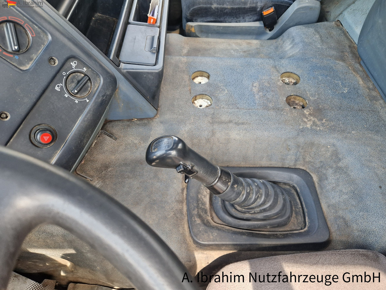Daf CF 290 Wassertank 13500 L, Tank verzinkt Vorlauf- Lift- Lenkachse - Caminhão tanque: foto 4 Daf CF 290 Wassertank 13500 L, Tank verzinkt Vorlauf- Lift- Lenkachse - Caminhão tanque: foto 4