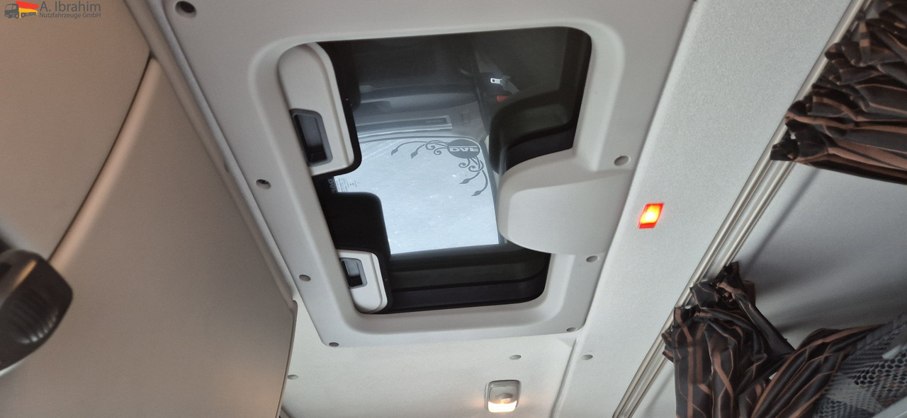 Daf XF 450 FAR Edscha Liftachse auch als Komplettzug !! - Caminhão com lona: foto 5 Daf XF 450 FAR Edscha Liftachse auch als Komplettzug !! - Caminhão com lona: foto 5