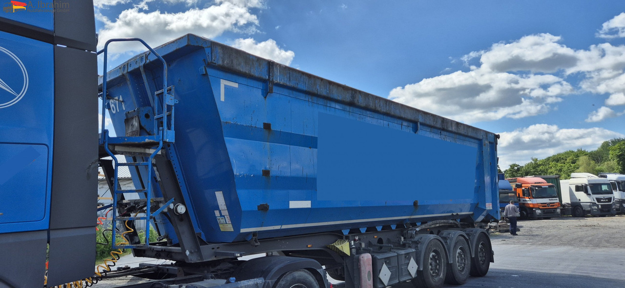 Kempf SKM 35/3 Leichter Schaden am Heck voll fahrbereit. - Semireboque basculante: foto 1 Kempf SKM 35/3 Leichter Schaden am Heck voll fahrbereit. - Semireboque basculante: foto 1