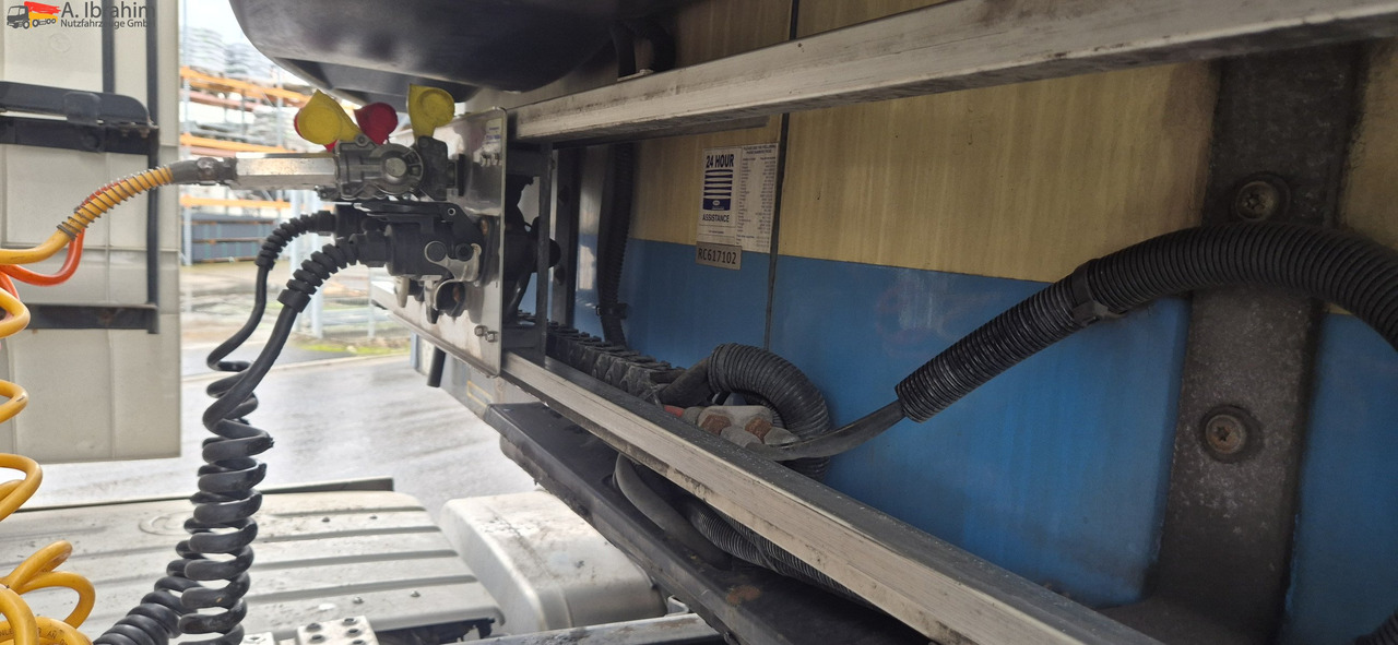 Krone SDR27 Carrier Vector 1950 -30°C | Lift-Achse | Scheibenbremse - Semireboque frigorífico: foto 2 Krone SDR27 Carrier Vector 1950 -30°C | Lift-Achse | Scheibenbremse - Semireboque frigorífico: foto 2