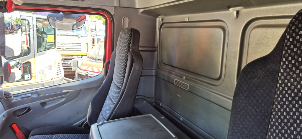 Mercedes-Benz 1829L Staplerhalterung, , Schiebeplane - Caminhão com lona: foto 5 Mercedes-Benz 1829L Staplerhalterung, , Schiebeplane - Caminhão com lona: foto 5