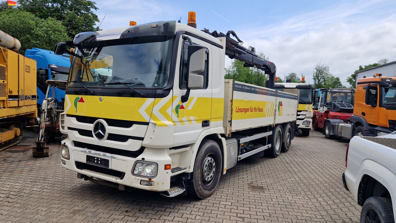 Mercedes-Benz 2541L Baustoff mit HIAB 122, Palettengabel Lift-Lenkachse, mp3 - Caminhão grua, Camião de caixa aberta/ Plataforma: foto 1 Mercedes-Benz 2541L Baustoff mit HIAB 122, Palettengabel Lift-Lenkachse, mp3 - Caminhão grua, Camião de caixa aberta/ Plataforma: foto 1