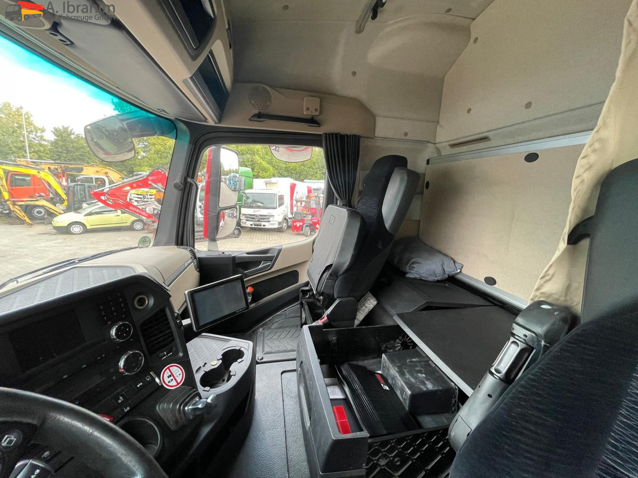 Mercedes-Benz Actros 2545 6x2 Pritsche Kran HIAB 166 - Camião de caixa aberta/ Plataforma, Caminhão grua: foto 2 Mercedes-Benz Actros 2545 6x2 Pritsche Kran HIAB 166 - Camião de caixa aberta/ Plataforma, Caminhão grua: foto 2