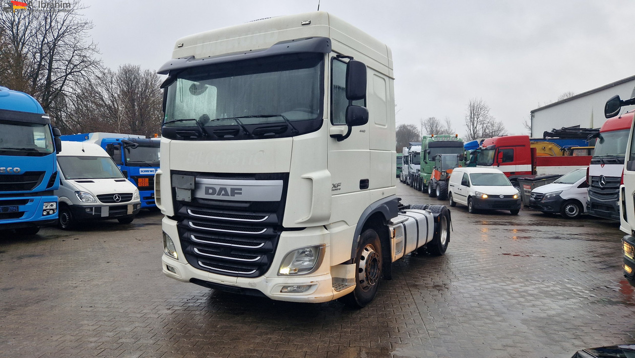 Daf XF440FT Spacecab, PTU für Kompressor - Tractor: foto 1 Daf XF440FT Spacecab, PTU für Kompressor - Tractor: foto 1