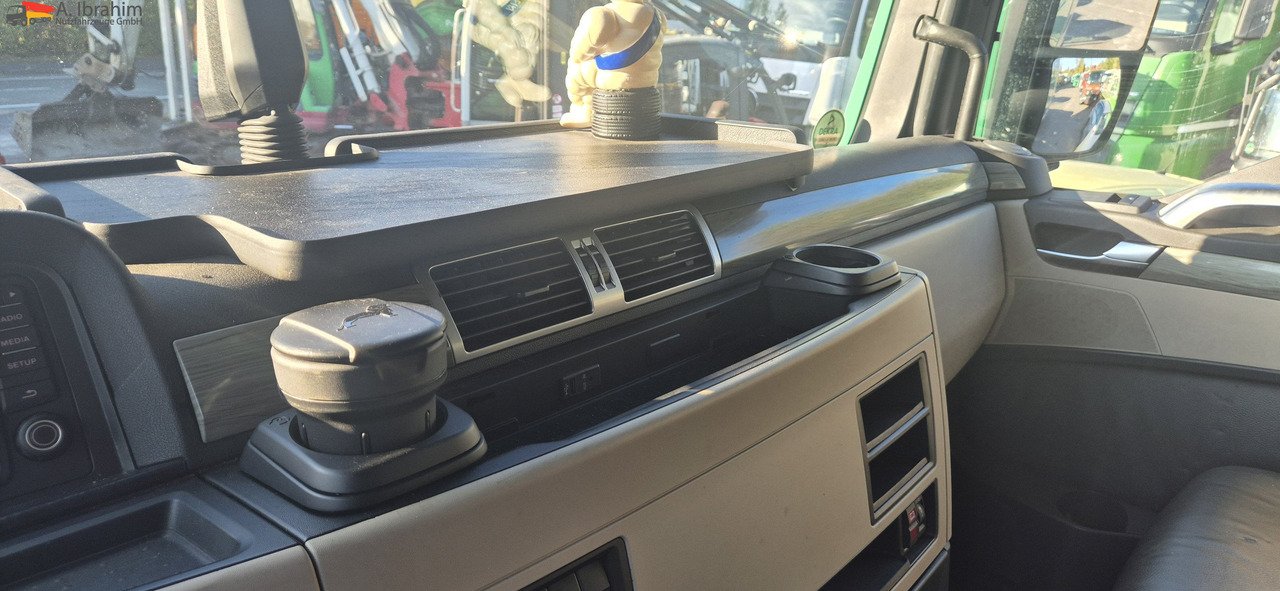 MAN TGX 18.500 Retarder | Standklima | XXL | 2x Tank | LED | deutsches Fahrzeug - Tractor: foto 4 MAN TGX 18.500 Retarder | Standklima | XXL | 2x Tank | LED | deutsches Fahrzeug - Tractor: foto 4