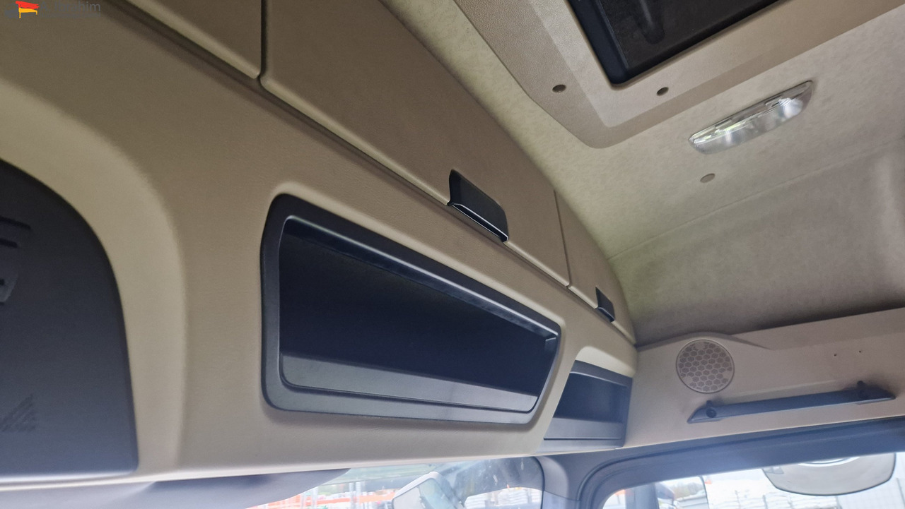 Tractor Mercedes-Benz 1845 Kipphydraulik: foto 6 Tractor Mercedes-Benz 1845 Kipphydraulik: foto 6