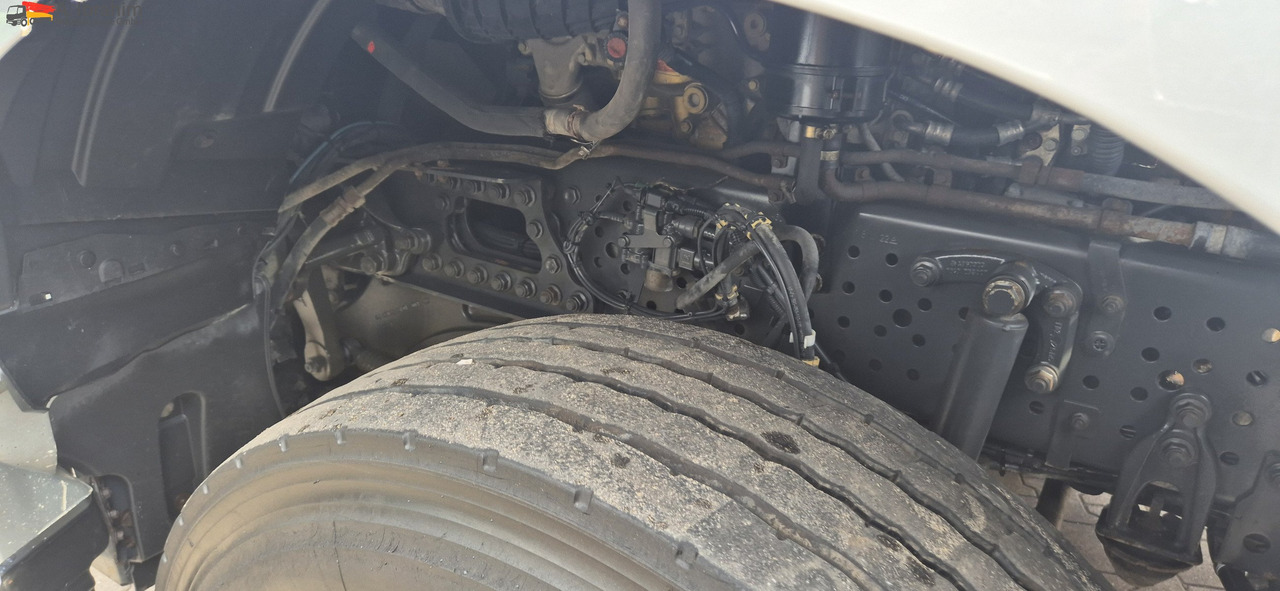 Mercedes-Benz DB 1842H 4x4 Hydrodrive Scheckheft bei Mercedes - Tractor: foto 5 Mercedes-Benz DB 1842H 4x4 Hydrodrive Scheckheft bei Mercedes - Tractor: foto 5