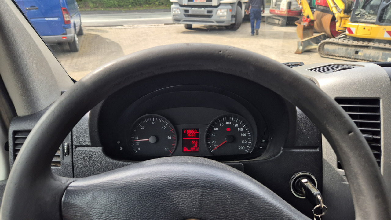 VW Crafter 2.5 Diesel Rost ja, technisch super, HU neu 01 2025 - Furgão: foto 3 VW Crafter 2.5 Diesel Rost ja, technisch super, HU neu 01 2025 - Furgão: foto 3