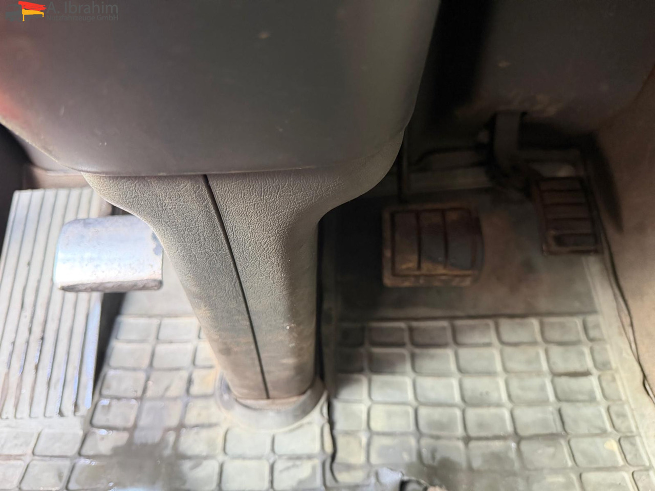 Volvo FH12-420 8x2 Fahrzeugpapiere Schweiz - Caminhão polibenne: foto 2 Volvo FH12-420 8x2 Fahrzeugpapiere Schweiz - Caminhão polibenne: foto 2