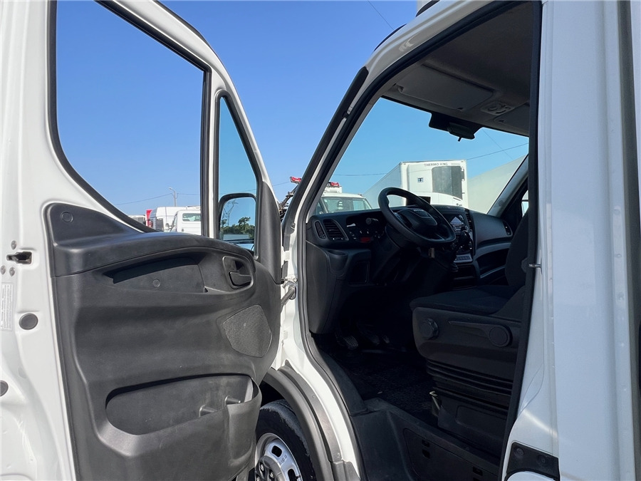 Caminhão furgão Iveco 35C16H: foto 11