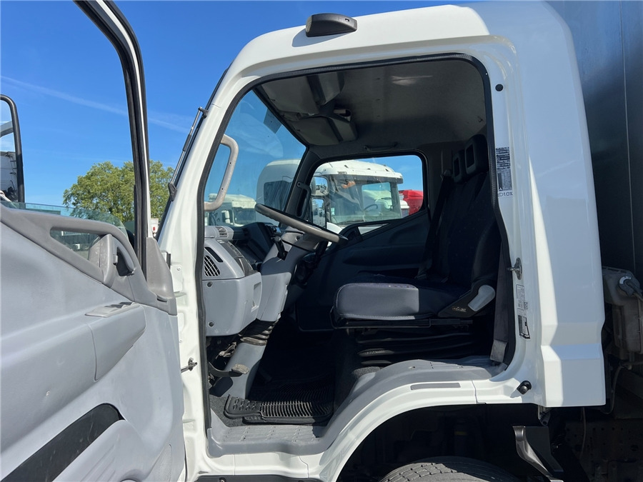 Locação de Mitsubishi Canter Mitsubishi Canter: foto 9