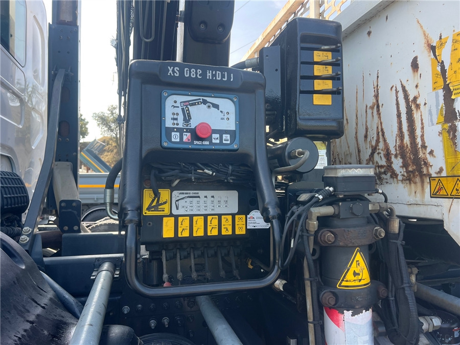 Caminhão basculante Renault C 320 P: foto 13