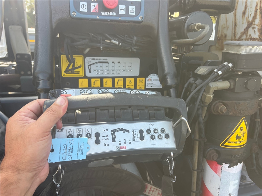 Caminhão basculante Renault C 320 P: foto 15