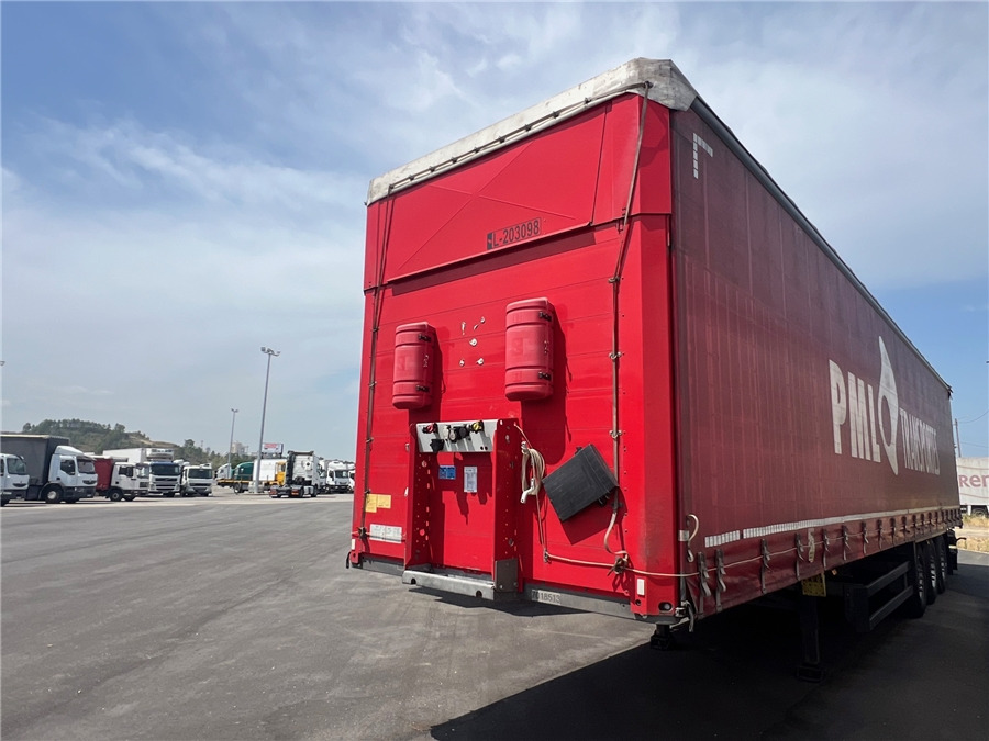 SCHMITZ CARGOBULL SCB-S3T TETO ELEVAR - Semi-reboque de lona: foto 1 SCHMITZ CARGOBULL SCB-S3T TETO ELEVAR - Semi-reboque de lona: foto 1