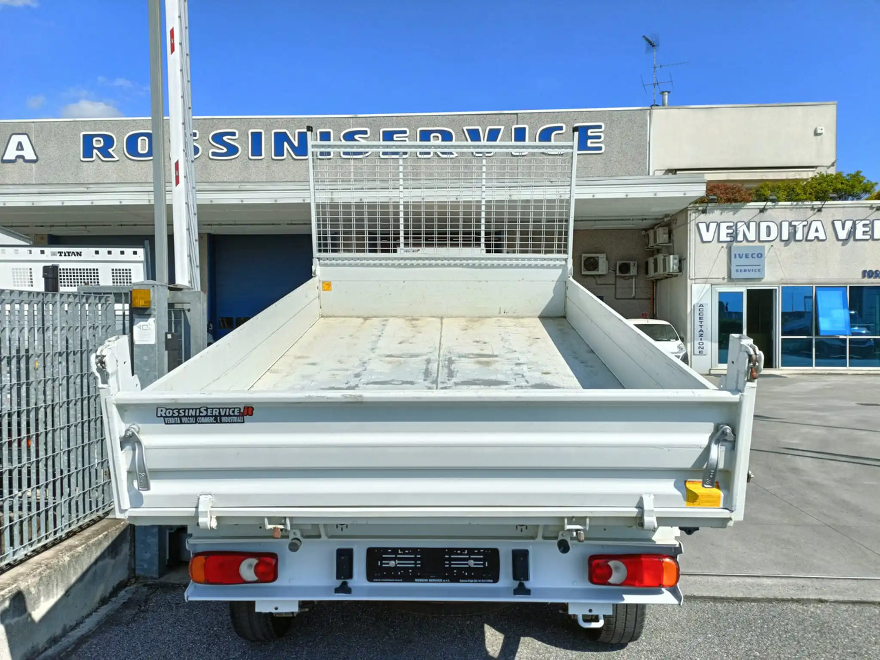 FIAT DUCATO RIBALTABILE 130 CV - Furgão basculante: foto 4 FIAT DUCATO RIBALTABILE 130 CV - Furgão basculante: foto 4