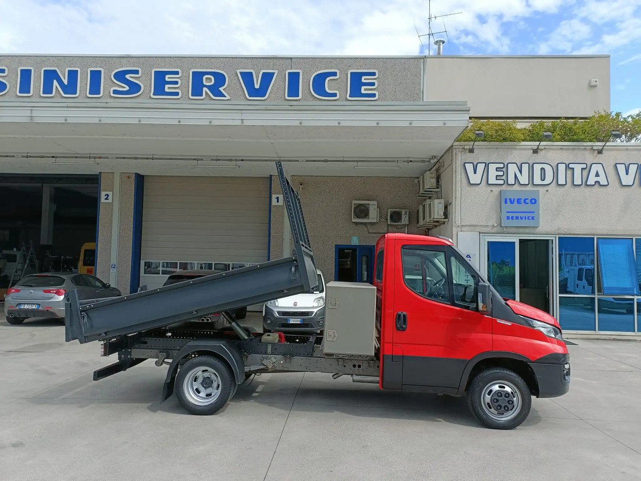 IVECO DAILY 35C12 RIBALTABILE - Furgão basculante: foto 3 IVECO DAILY 35C12 RIBALTABILE - Furgão basculante: foto 3